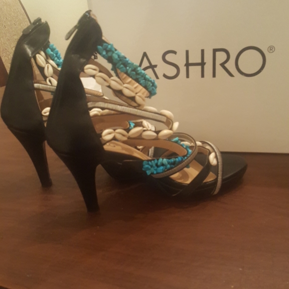 Shoes - Picture 5 of 5